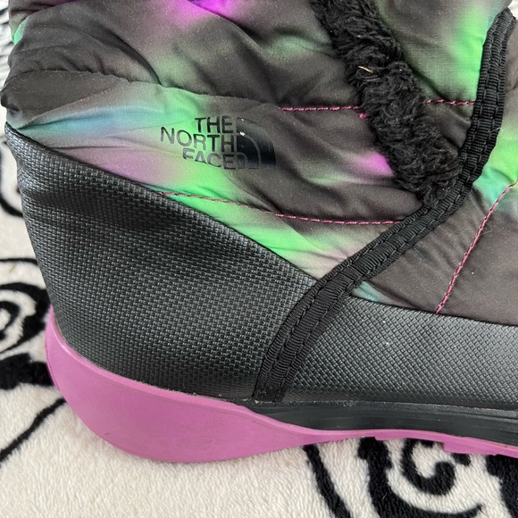 North Face boots - Picture 7 of 7